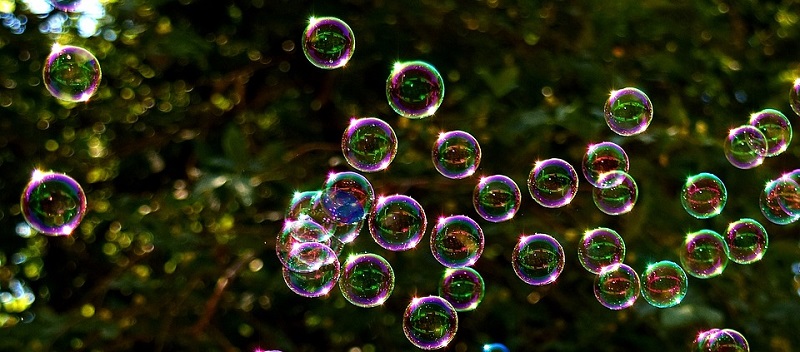 soap-bubbles-2417436_960_720.jpg